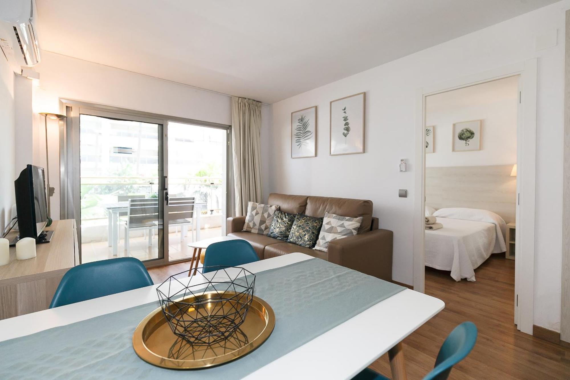 Uhc Michelangelo Apartments Salou Rum bild